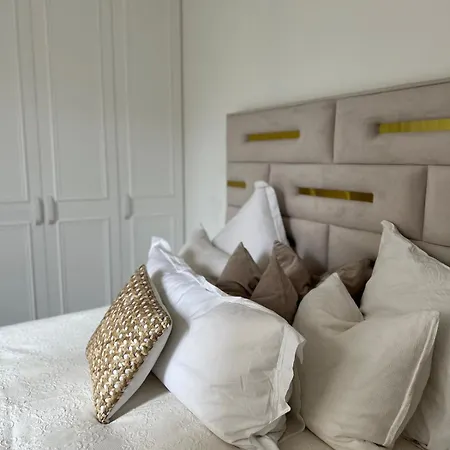 Апартаменты In Cozy Small Париж