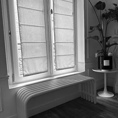 Апартаменты In Cozy Small Париж